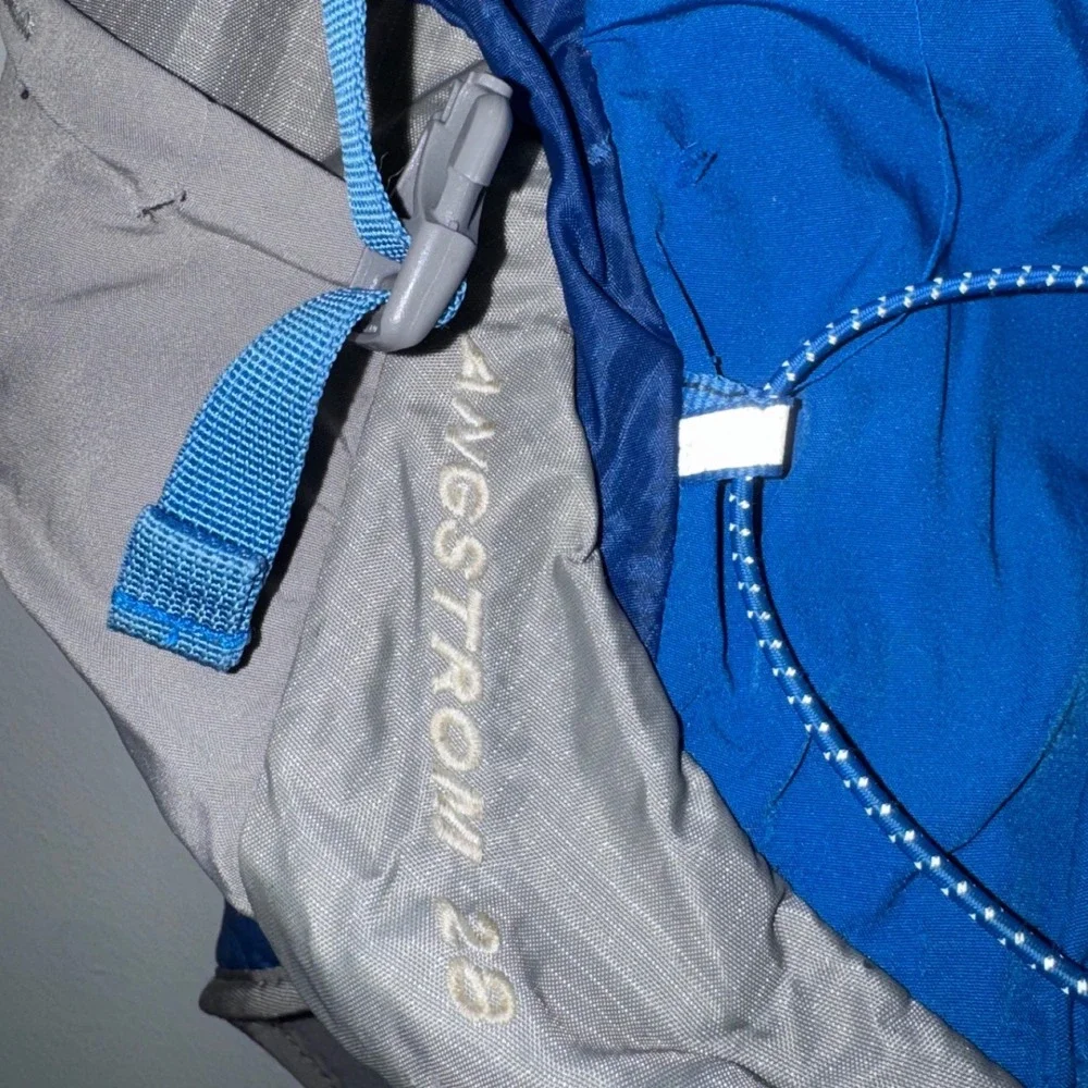 The North Face Angstrom 28 Blue Grey Hiking Backpack Daypack Technical Bag